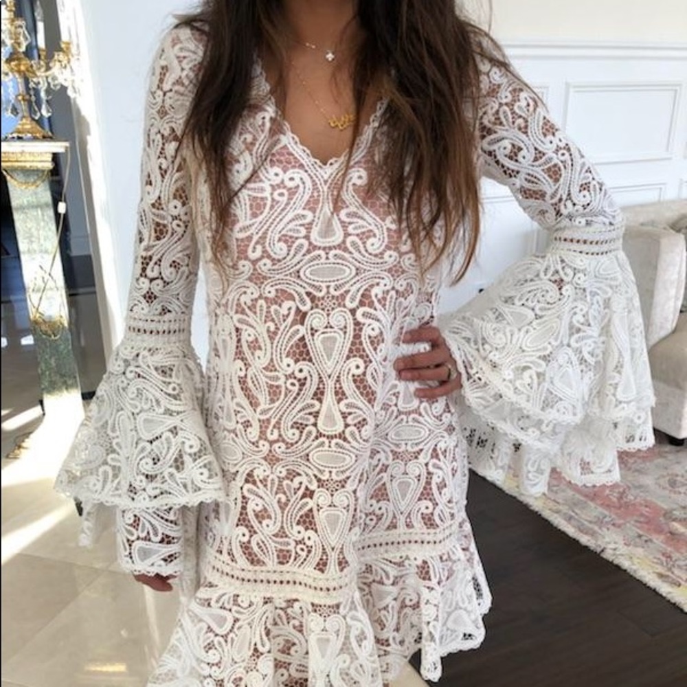 Alexis lace dress in white with beige lining
